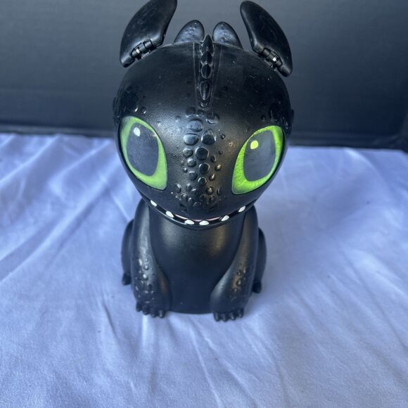 Dreamworks Dragons Flying Toothless Interactive Dragon with Lights and Sounds - Picture 2 of 7